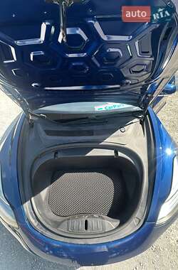 Седан Tesla Model 3 2019 в 