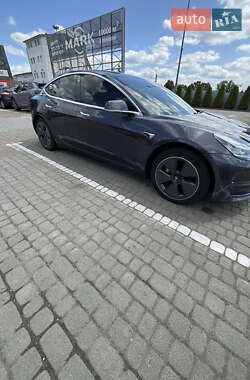 Седан Tesla Model 3 2018 в 
