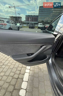 Седан Tesla Model 3 2018 в 