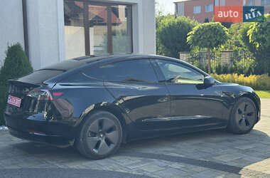 Седан Tesla Model 3 2023 в 