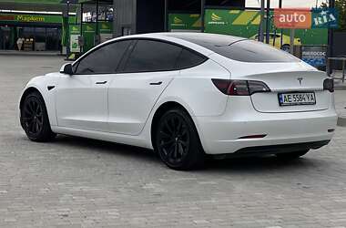 Седан Tesla Model 3 2021 в 