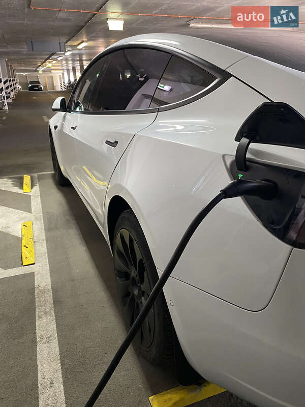 Седан Tesla Model 3 2018 в Киеве
