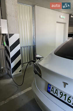 Седан Tesla Model 3 2018 в 