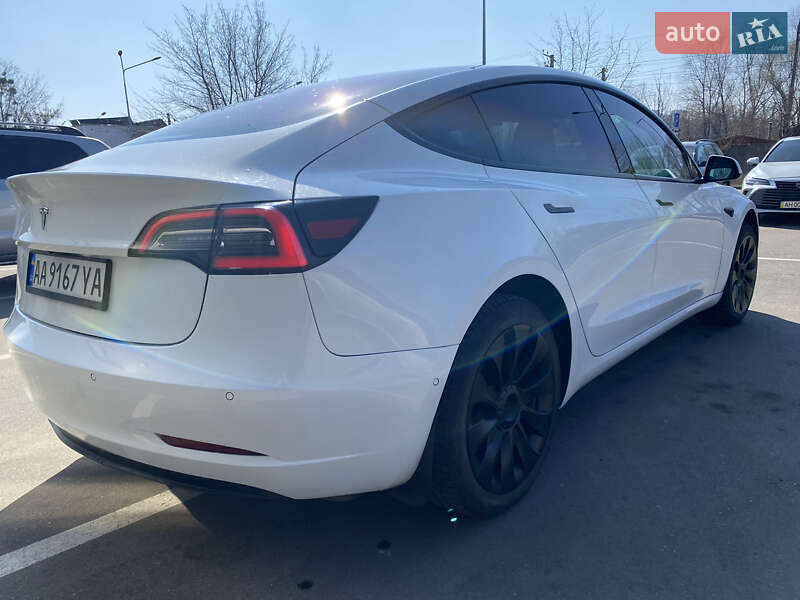 Седан Tesla Model 3 2018 в Киеве