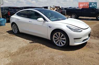 Седан Tesla Model 3 2020 в 