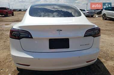 Седан Tesla Model 3 2020 в 