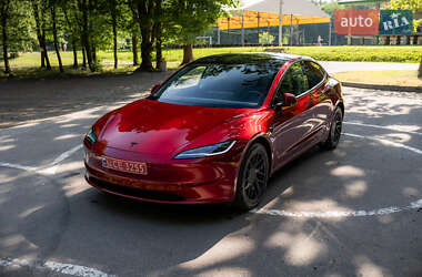 Седан Tesla Model 3 2024 в 