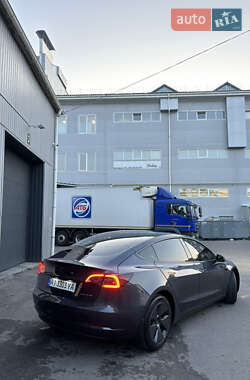 Седан Tesla Model 3 2023 в 