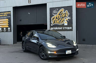 Седан Tesla Model 3 2023 в 