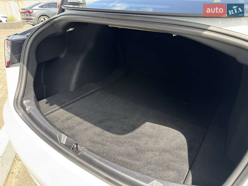 Седан Tesla Model 3 2021 в Кременчуці