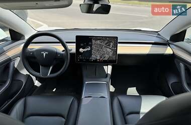 Седан Tesla Model 3 2021 в 