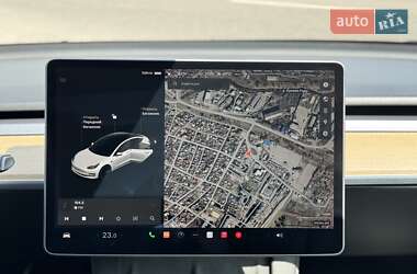 Седан Tesla Model 3 2021 в 