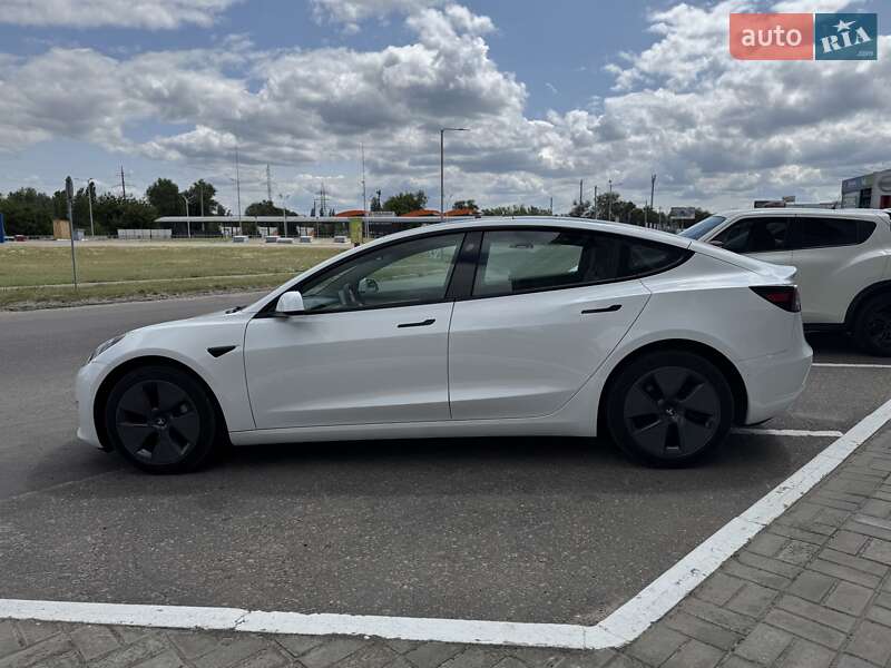 Седан Tesla Model 3 2021 в Кременчуці