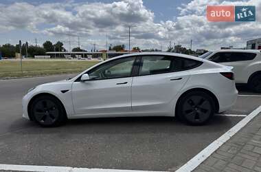 Седан Tesla Model 3 2021 в 