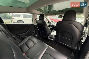 Седан Tesla Model 3 2022 в 