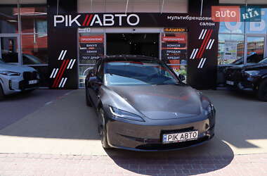 Седан Tesla Model 3 2024 в Львові