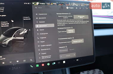 Седан Tesla Model 3 2024 в 