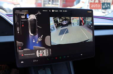 Седан Tesla Model 3 2024 в 