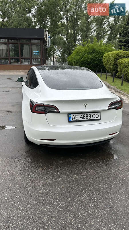 Седан Tesla Model 3 2021 в Днепре