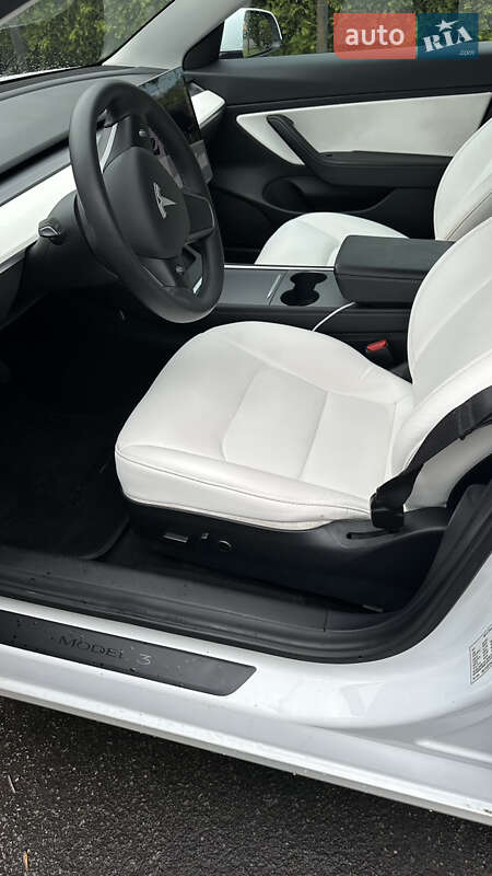 Седан Tesla Model 3 2021 в Днепре