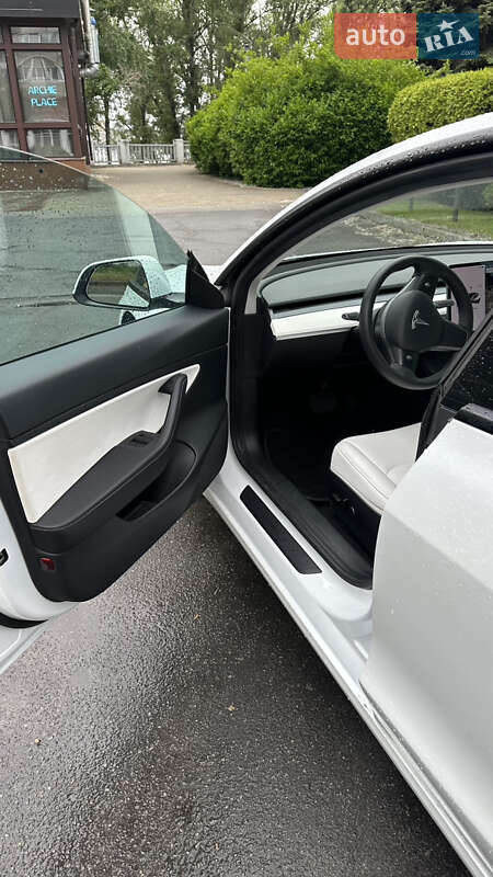 Седан Tesla Model 3 2021 в Днепре