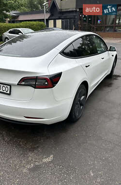 Седан Tesla Model 3 2021 в 