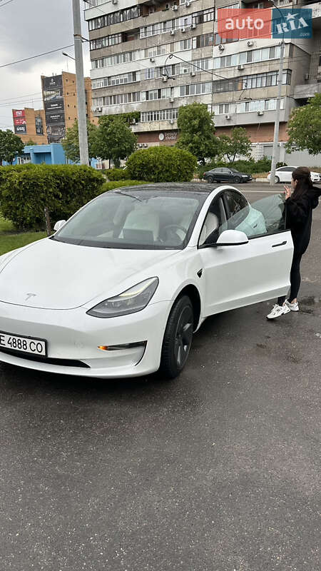 Седан Tesla Model 3 2021 в Днепре