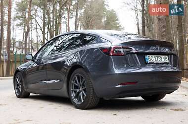 Седан Tesla Model 3 2020 в 
