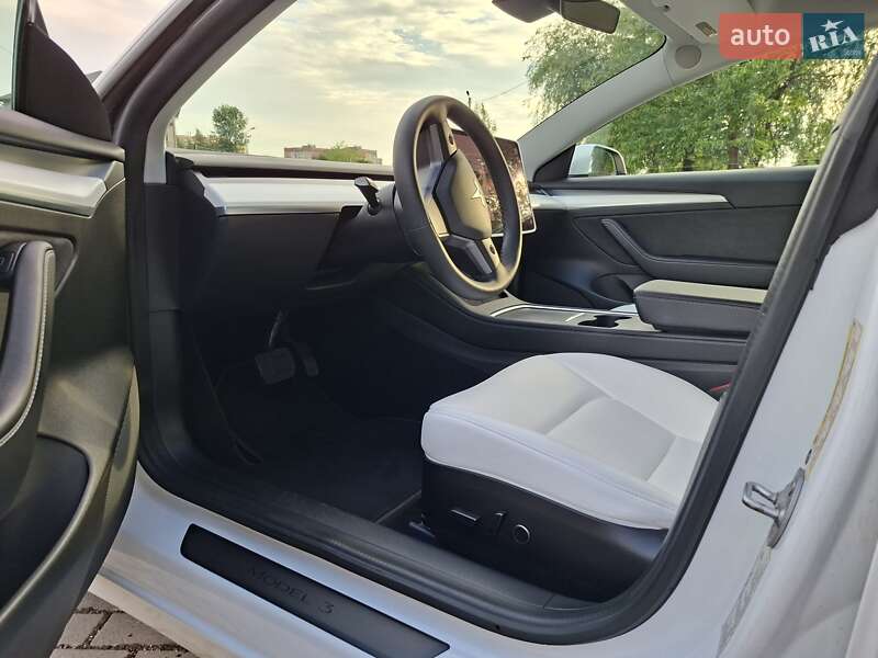 Седан Tesla Model 3 2021 в Львове фото 14 Седан Tesla Model 3 2021 в Львове