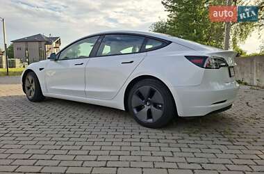 Седан Tesla Model 3 2021 в 