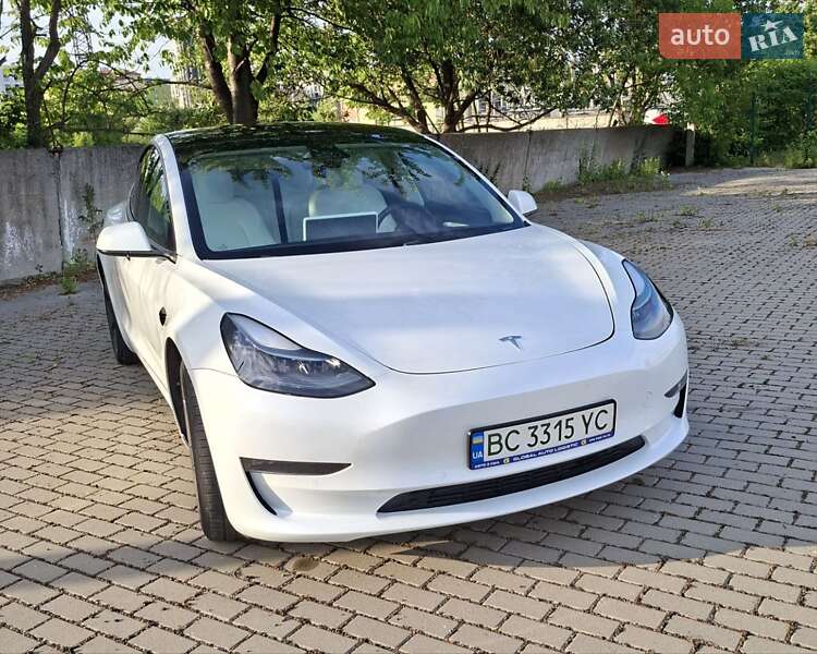 Tesla Model 3 2021