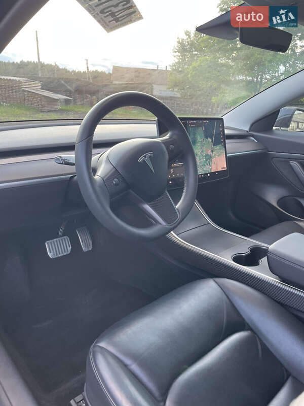 Седан Tesla Model 3 2019 в Луцке