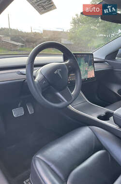 Седан Tesla Model 3 2019 в 