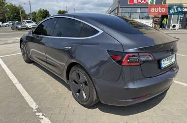 Седан Tesla Model 3 2020 в 