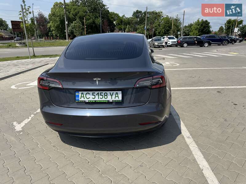 Седан Tesla Model 3 2020 в Луцке