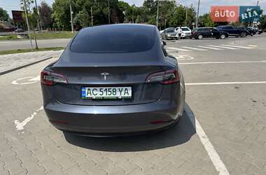 Седан Tesla Model 3 2020 в 