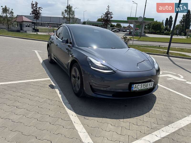 Седан Tesla Model 3 2020 в Луцке