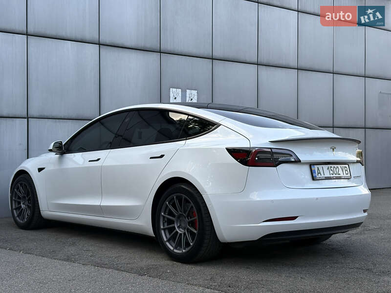 Седан Tesla Model 3 2022 в Києві