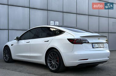 Седан Tesla Model 3 2022 в 