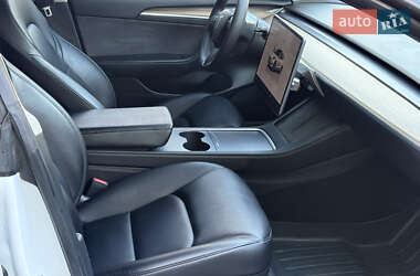 Седан Tesla Model 3 2022 в 