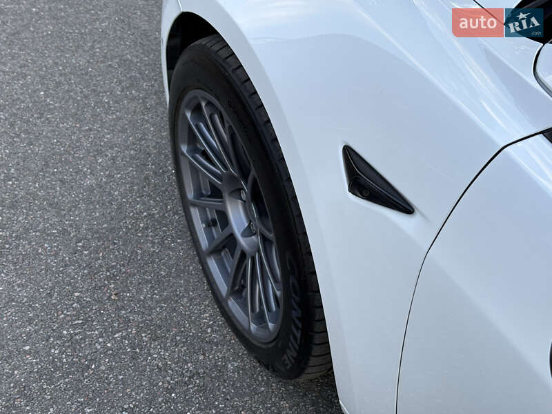 Седан Tesla Model 3 2022 в Києві