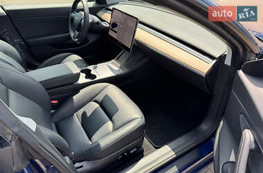 Седан Tesla Model 3 2020 в 