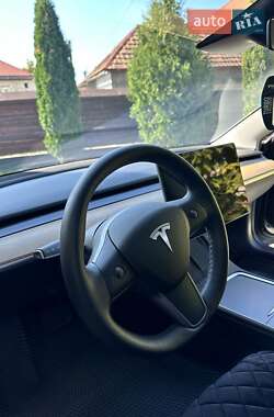 Седан Tesla Model 3 2022 в Мукачево