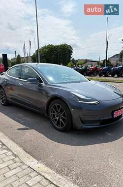 Седан Tesla Model 3 2019 в 