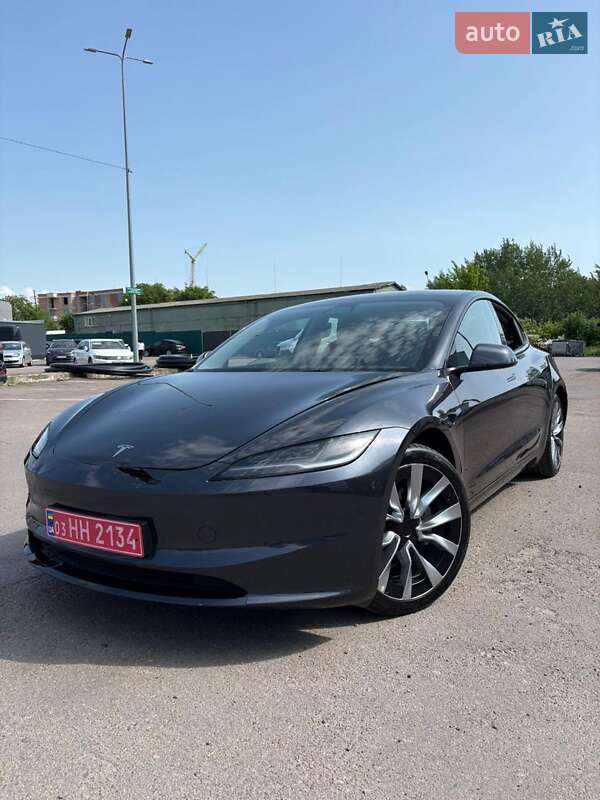 Седан Tesla Model 3 2024 в Ровно
