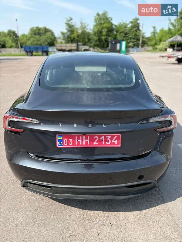 Седан Tesla Model 3 2024 в Ровно