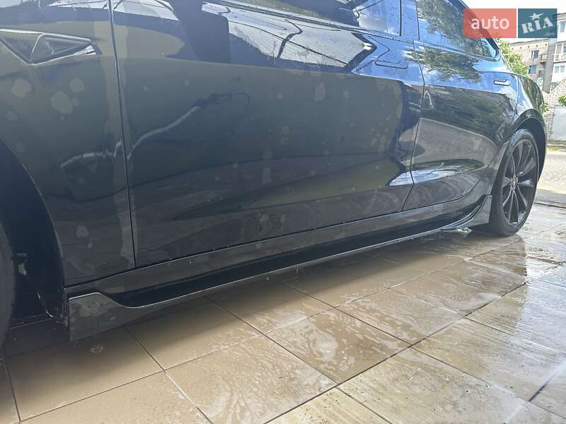 Седан Tesla Model 3 2018 в Первомайске