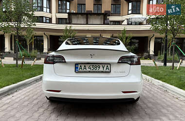 Седан Tesla Model 3 2019 в 