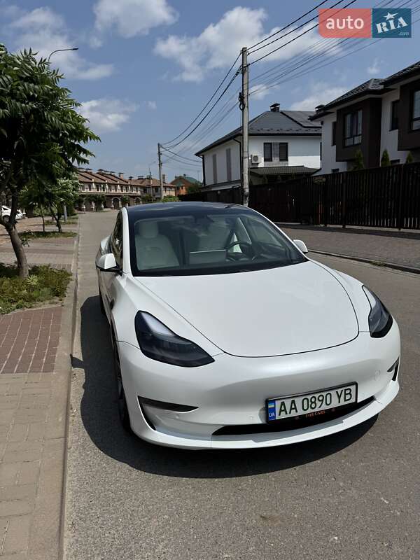 Седан Tesla Model 3 2021 в Броварах