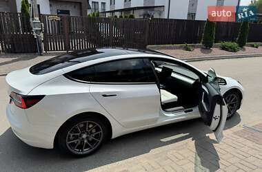 Седан Tesla Model 3 2021 в 